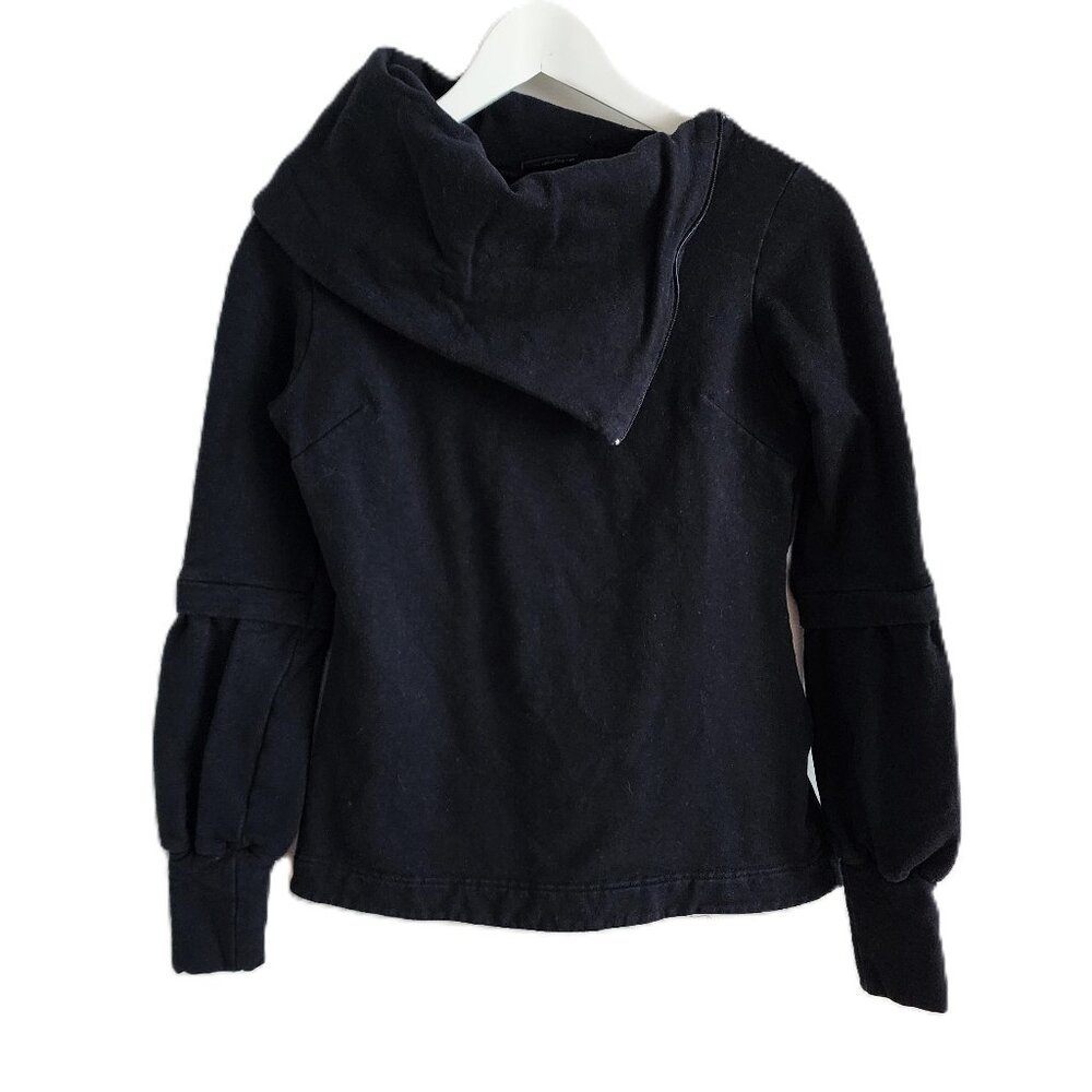Schwiing black long sleeve top